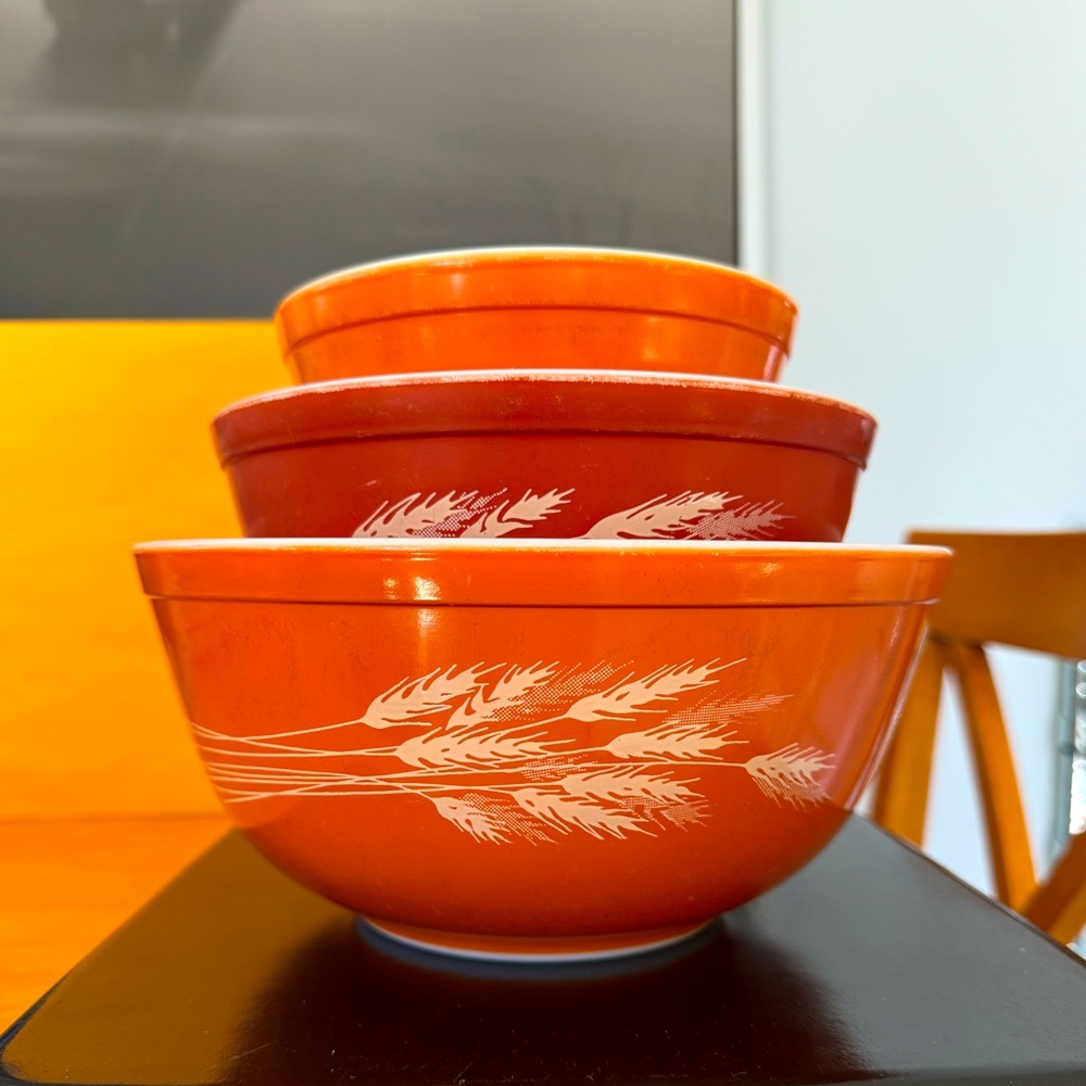 SOLD—Pyrex Autumn Harvest set of 3 nesting bowls 401 402 403